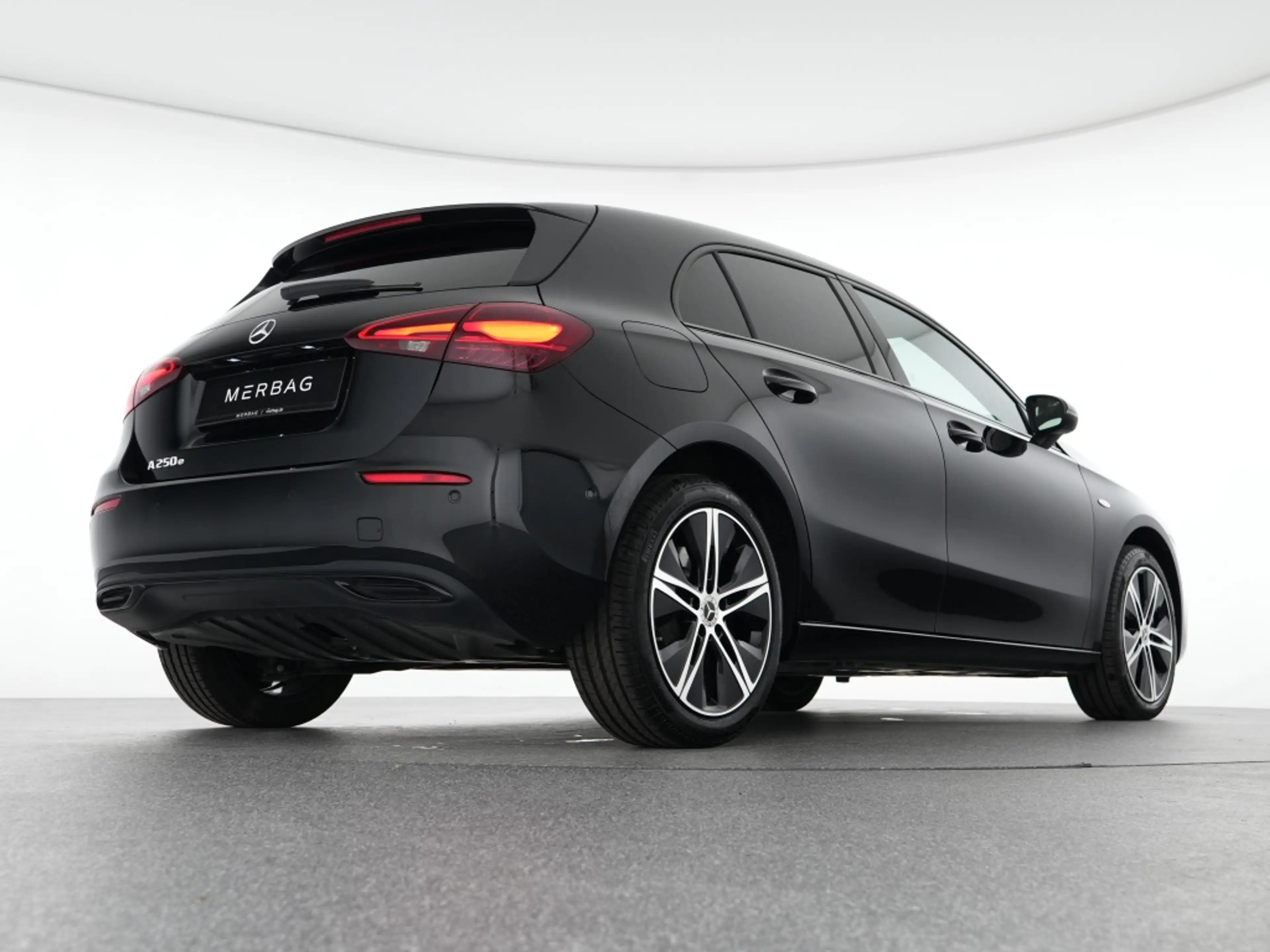 Mercedes-Benz A 250 e Progressive Night LED Kamera Automatik Nav — photo 9