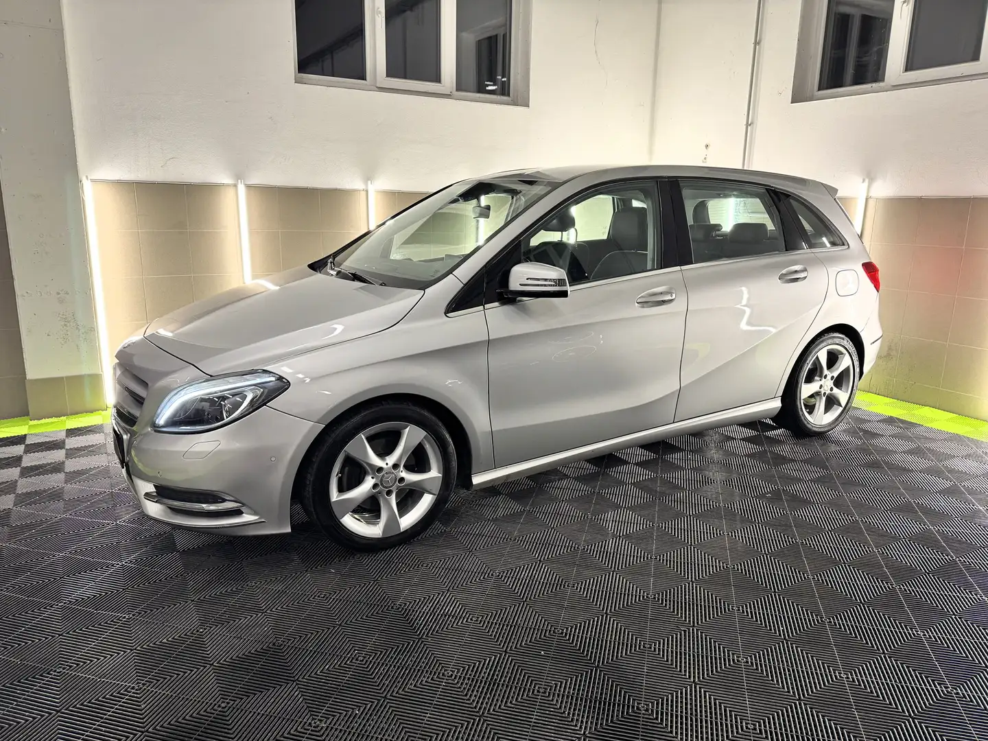 Mercedes-Benz B 200 B 200 CDI Aut. 1.Besitz/Sport-Line/Standheizung Silber - 2