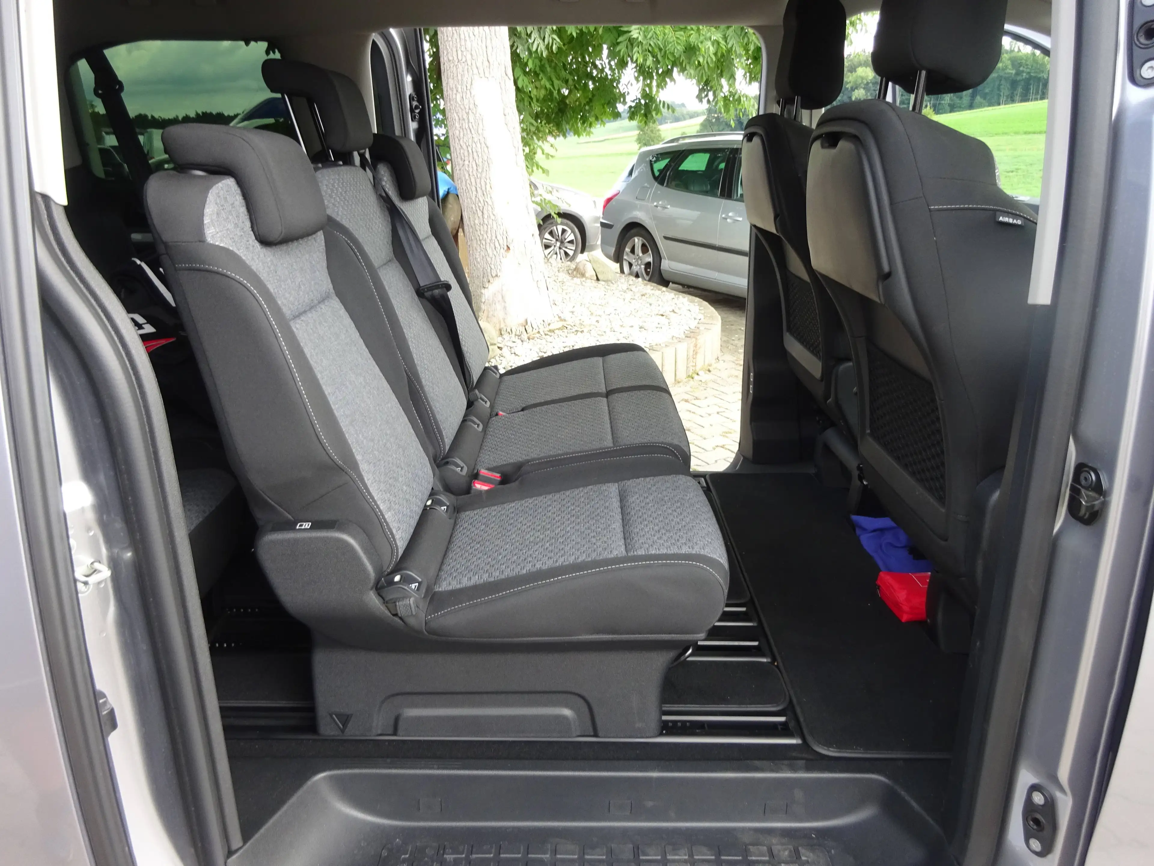 Peugeot Traveller -Sitzer(Rimini)Active L2/Klima/2xSchiebetüren/PDC/AHK abnehmbar/Klima-paket/Driver-Paket/ — photo 9