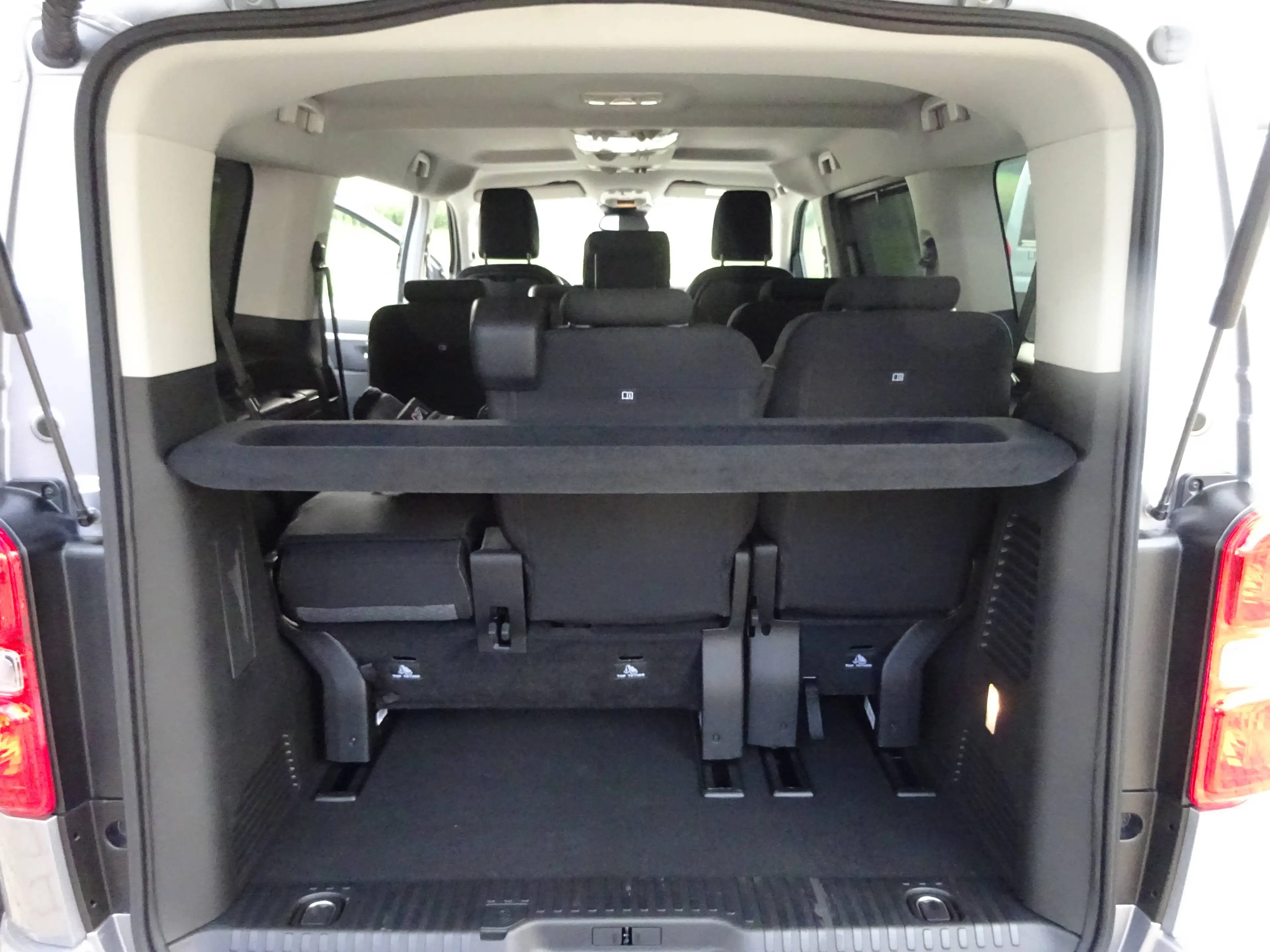 Peugeot Traveller -Sitzer(Rimini)Active L2/Klima/2xSchiebetüren/PDC/AHK abnehmbar/Klima-paket/Driver-Paket/ — photo 8