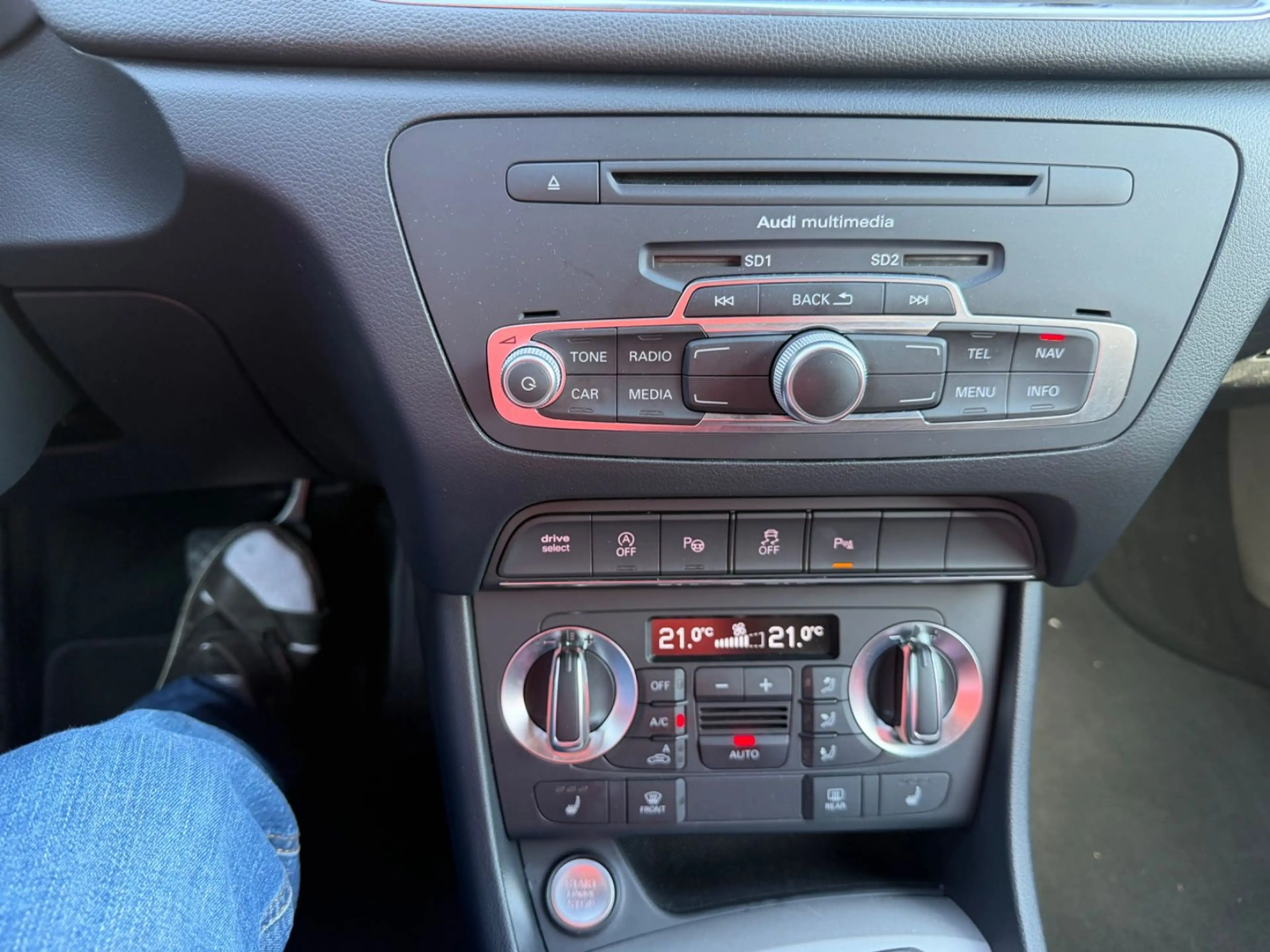 Audi Q3 2.0 TDI quattro — photo 15