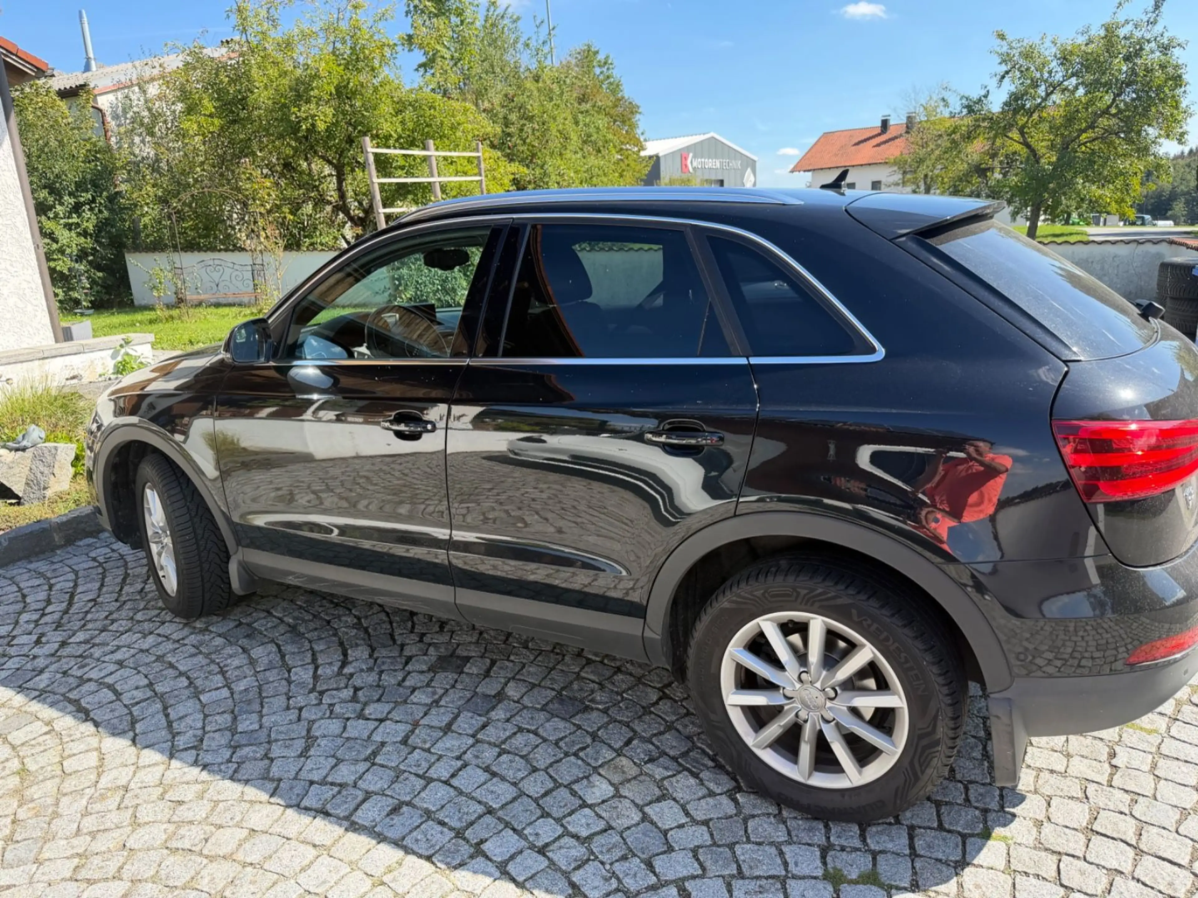 Audi Q3 2.0 TDI quattro — photo 7