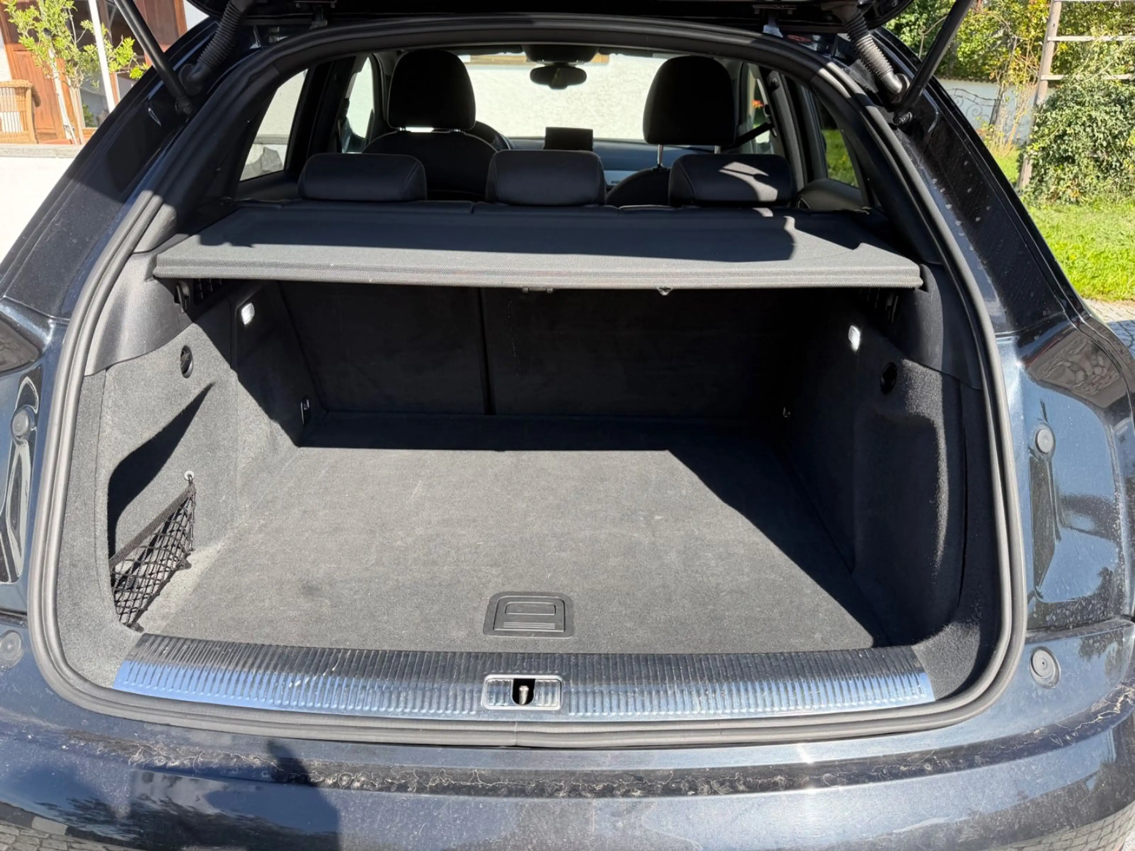 Audi Q3 2.0 TDI quattro — photo 10