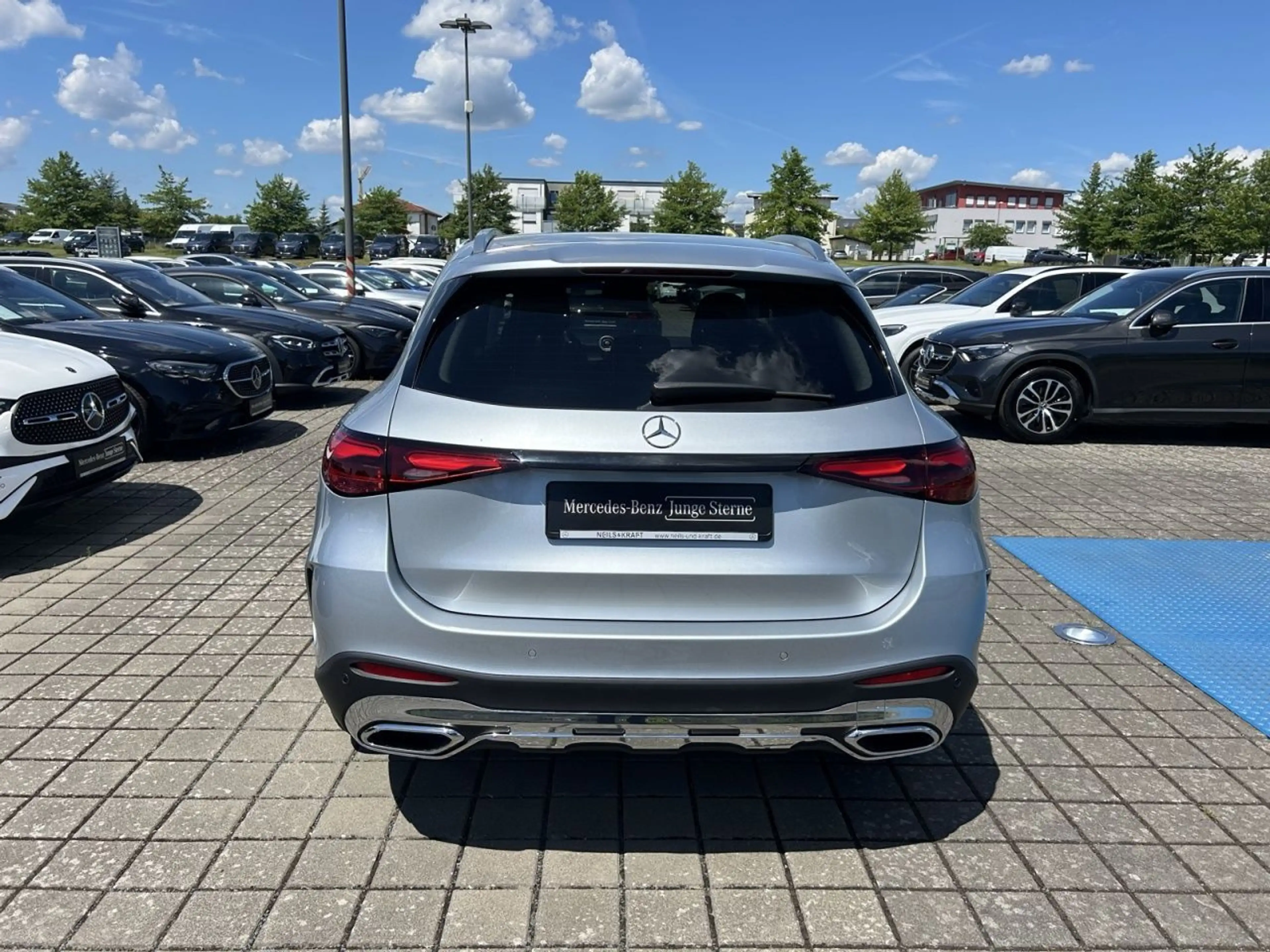 Mercedes-Benz GLC 200 4M AMG+DIGI LIGHT+MEMORY+TOTW+AMBIENTE — photo 7