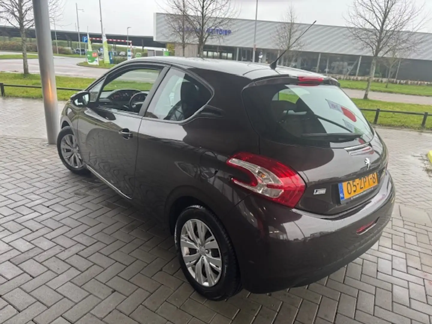 Peugeot 208 1.4 VTi 95 PK ACTIVE + AIRCO (90.000 KM!) Bruin - 2