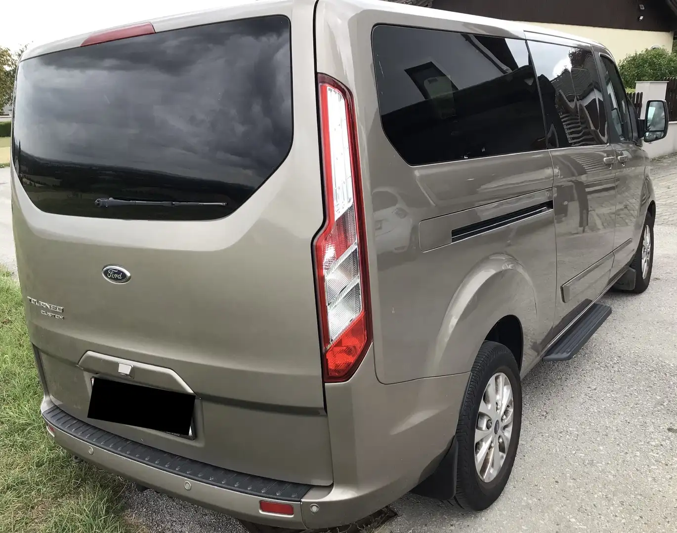 Ford Tourneo Custom L2H1 Titanium 2,0 TDCi Aut. Bronze - 2