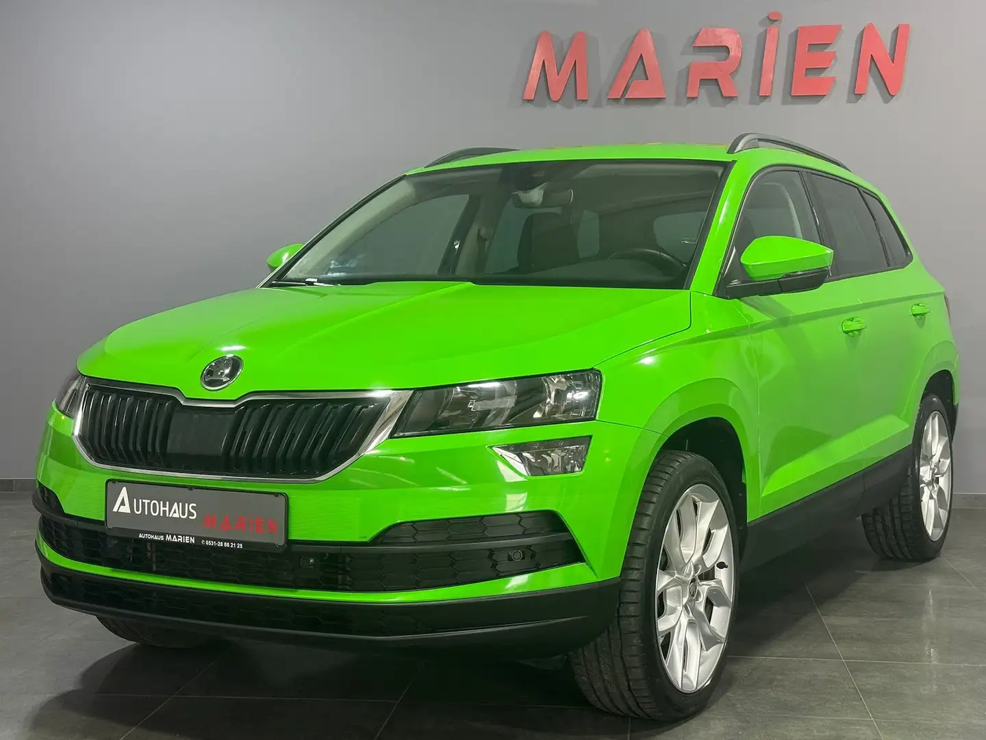 Skoda Karoq 2.0 TDI DSG 4x4*NAVI*PDC*SITZHZG* Green - 1
