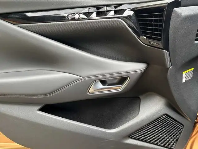DS Automobiles DS 4 view 10