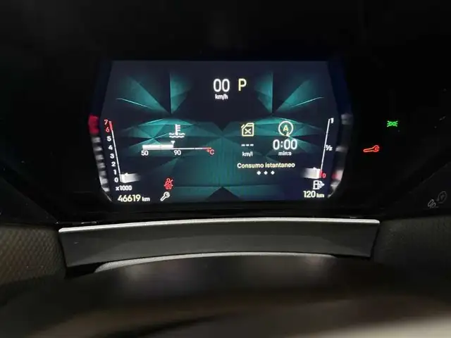 DS Automobiles DS 4 view 12