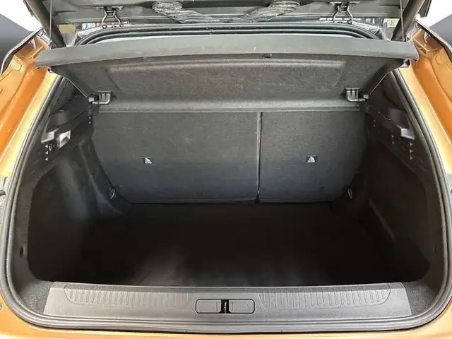 DS Automobiles DS 4 view 7