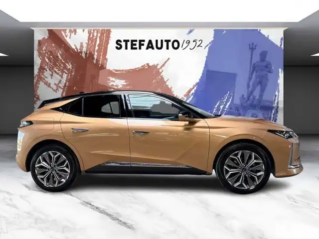 DS Automobiles DS 4 view 3
