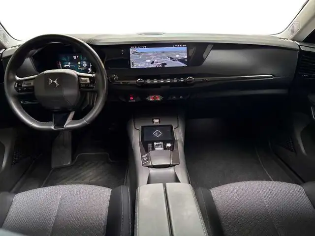DS Automobiles DS 4 view 13