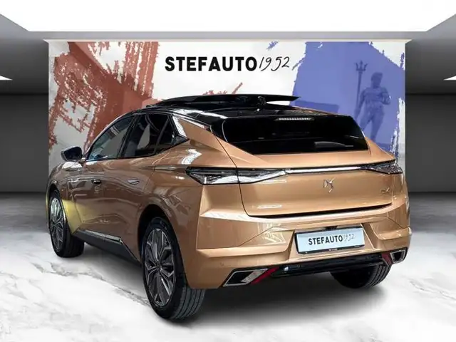 DS Automobiles DS 4 view 5