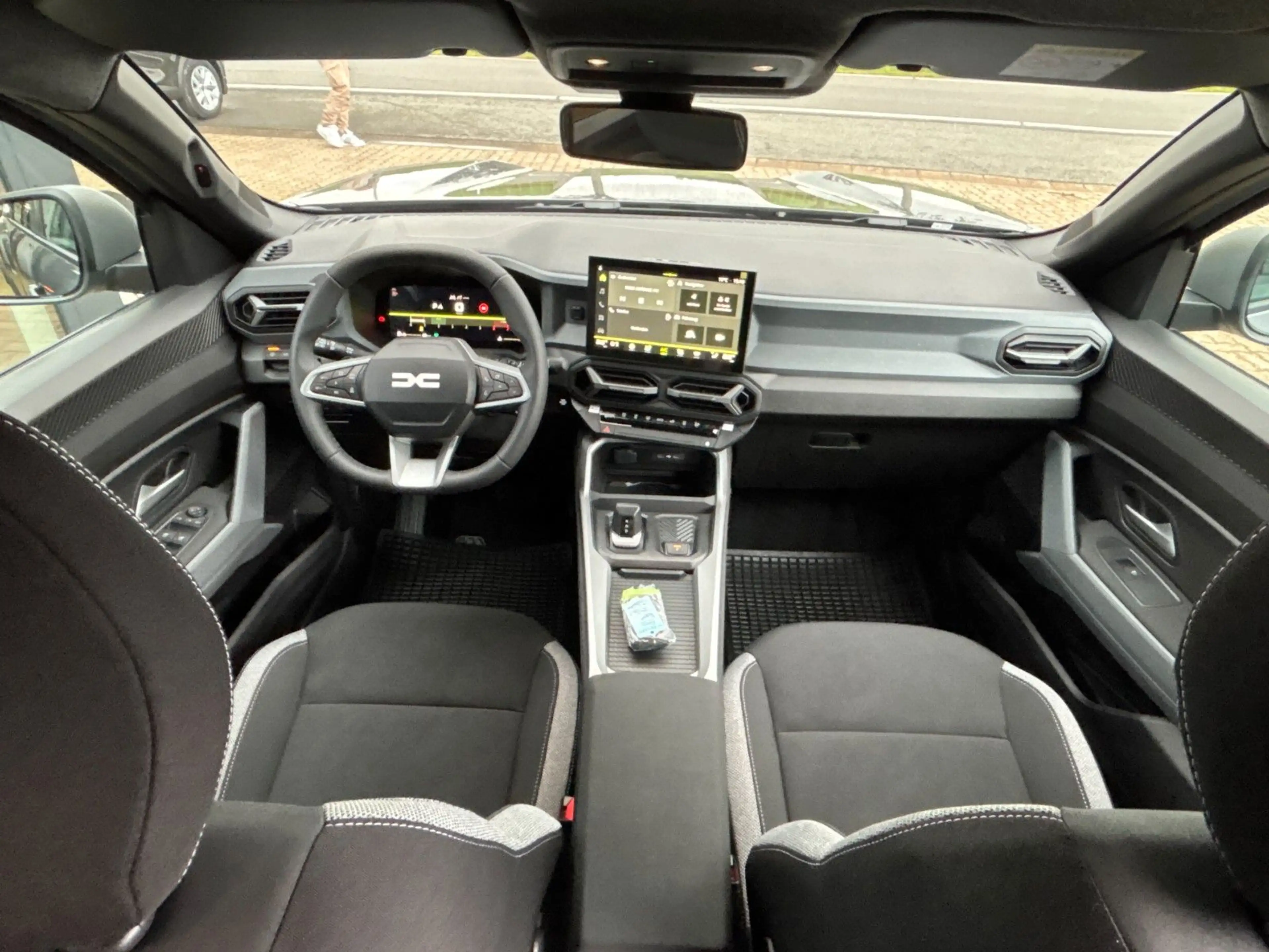 Dacia Bigster mild hybrid-G 140 Journey auto — photo 10