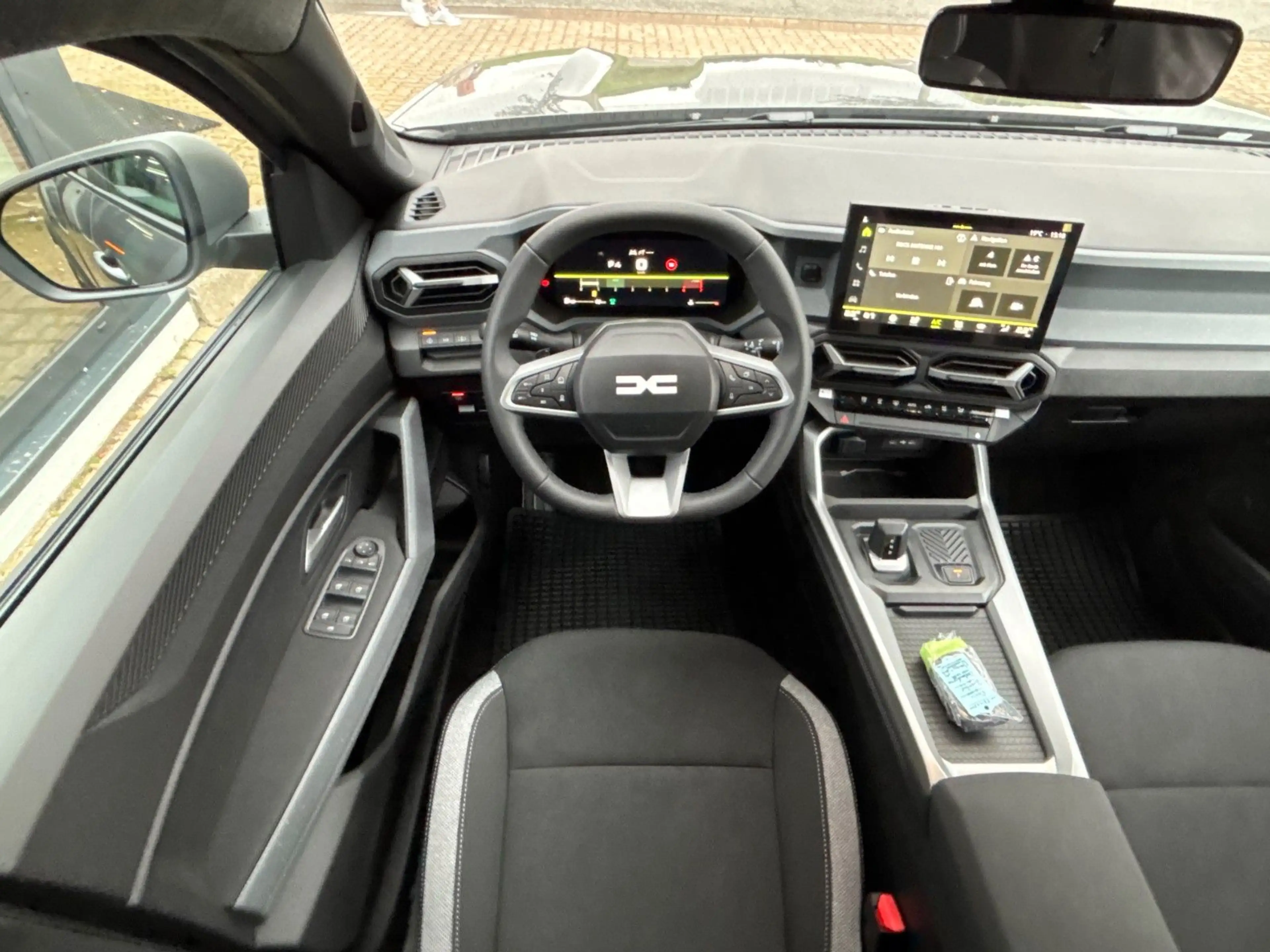 Dacia Bigster mild hybrid-G 140 Journey auto — photo 11