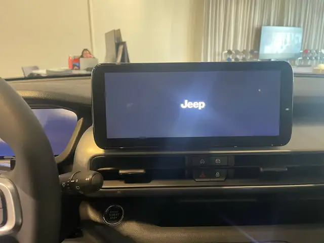 Jeep Avenger view 15