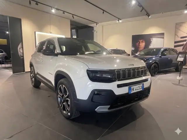 Jeep Avenger main image