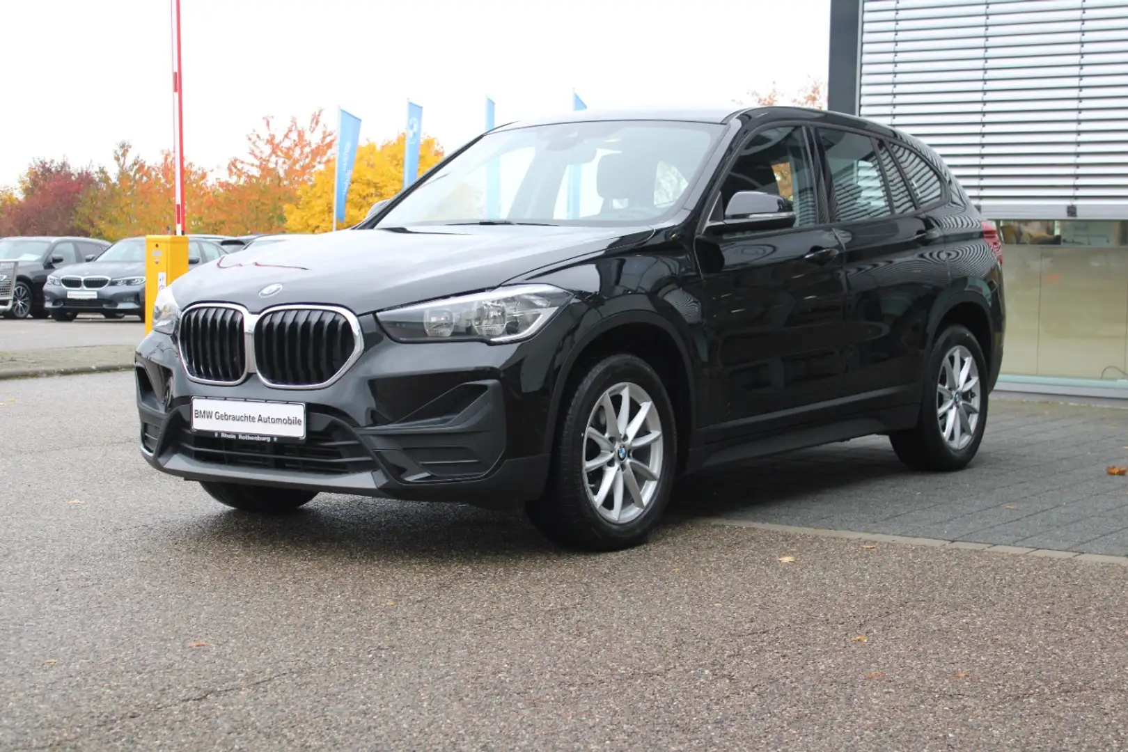 BMW X1 sDrive18d Advantage AHK Tempomat SH DAB PDC Schwarz - 1