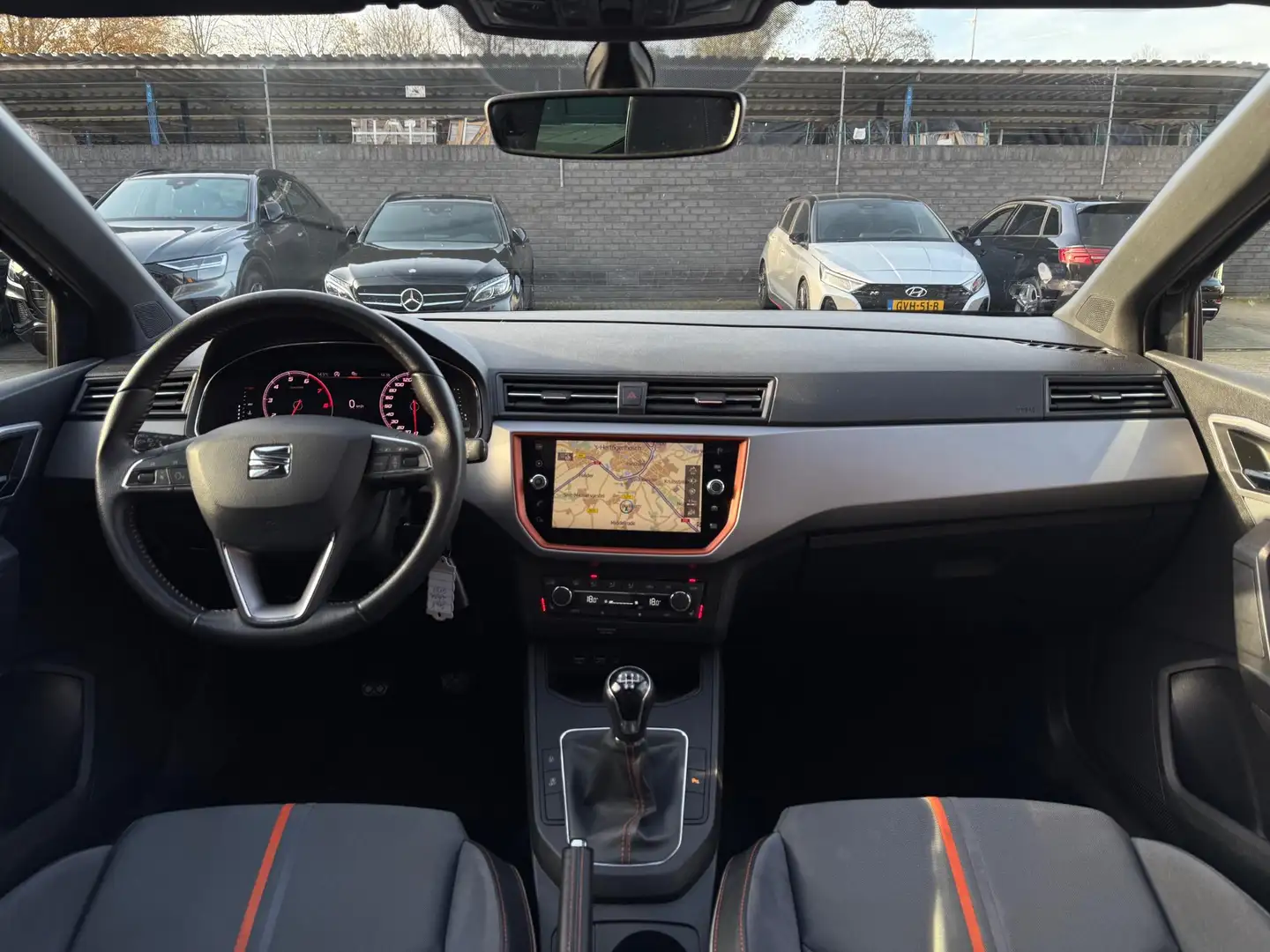 SEAT Ibiza 1.0 TSI Beats Pano Navi DigiDash Grijs - 2