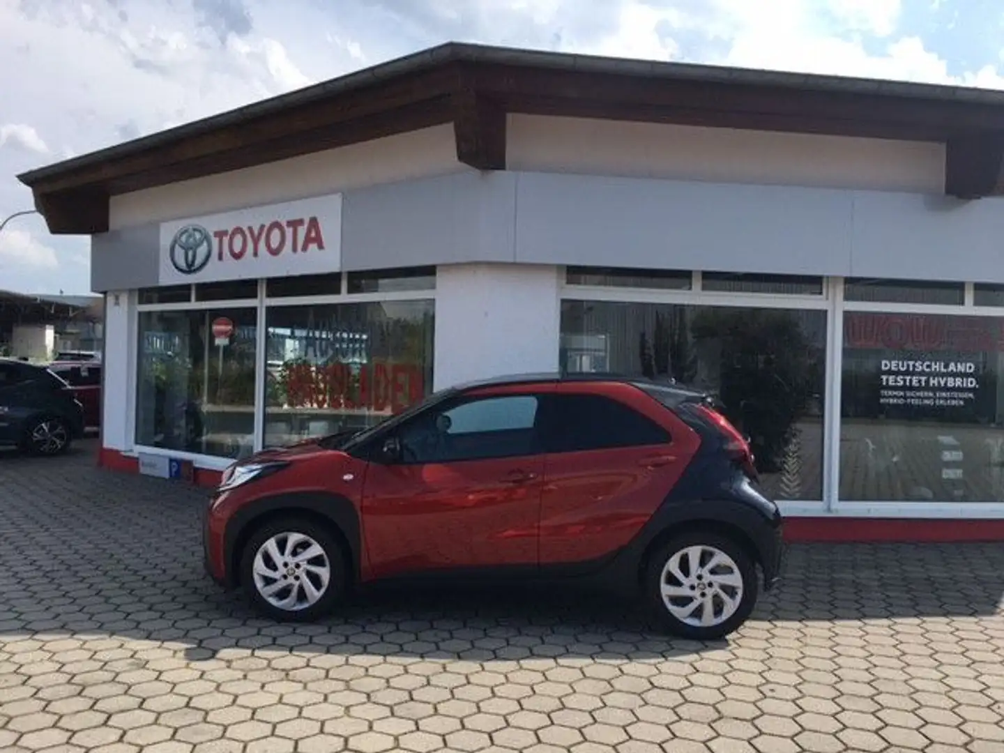 Toyota Aygo X Pulse Rouge - 2