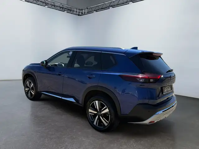Nissan X-Trail view 4