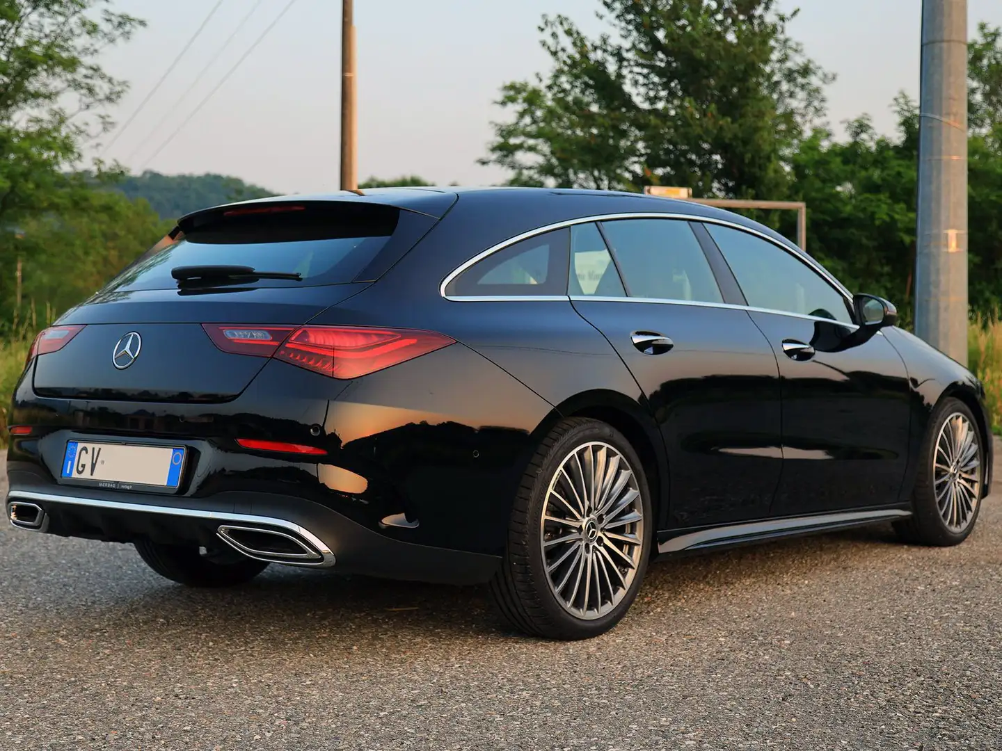 Mercedes-Benz CLA 180 CLA Shooting Brake X118 2024 AMG Line Premium Nero - 1