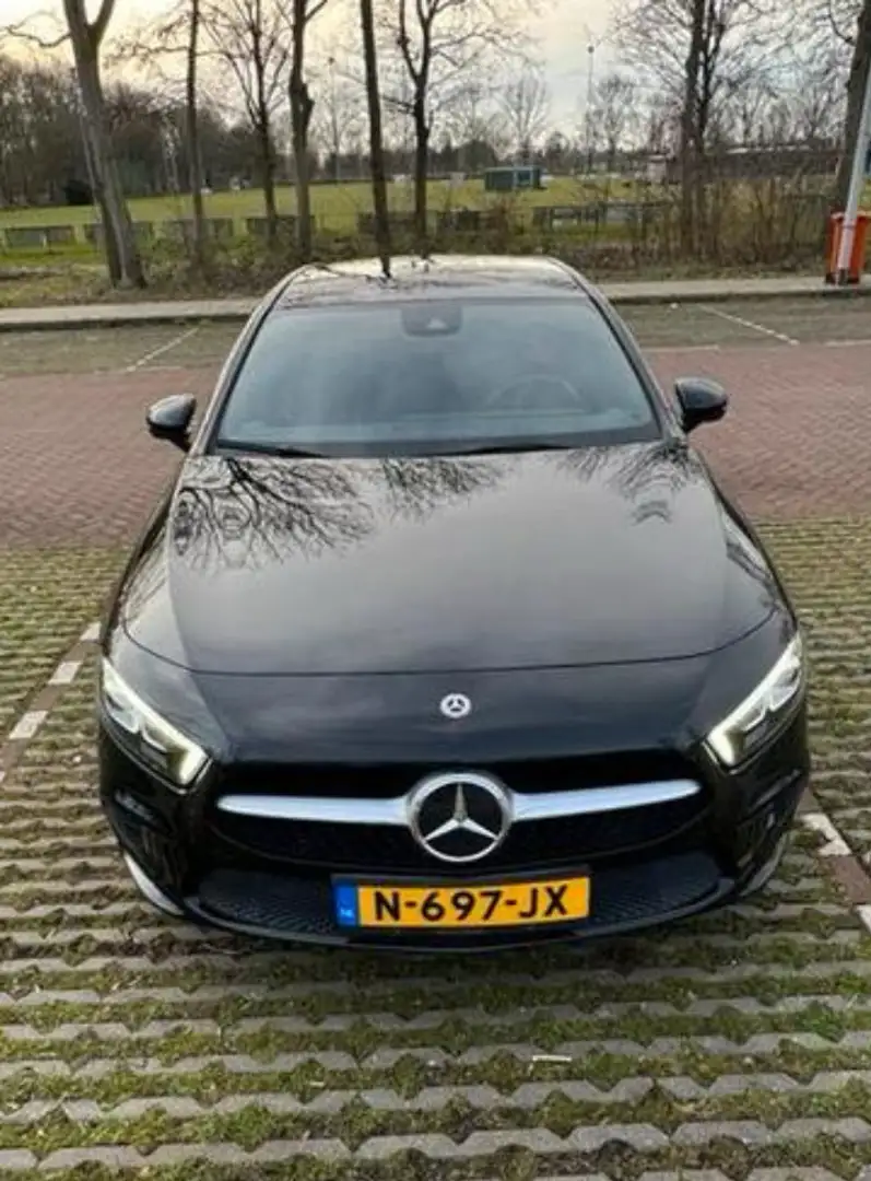 Mercedes-Benz A 220 Premium Plus Fekete - 1
