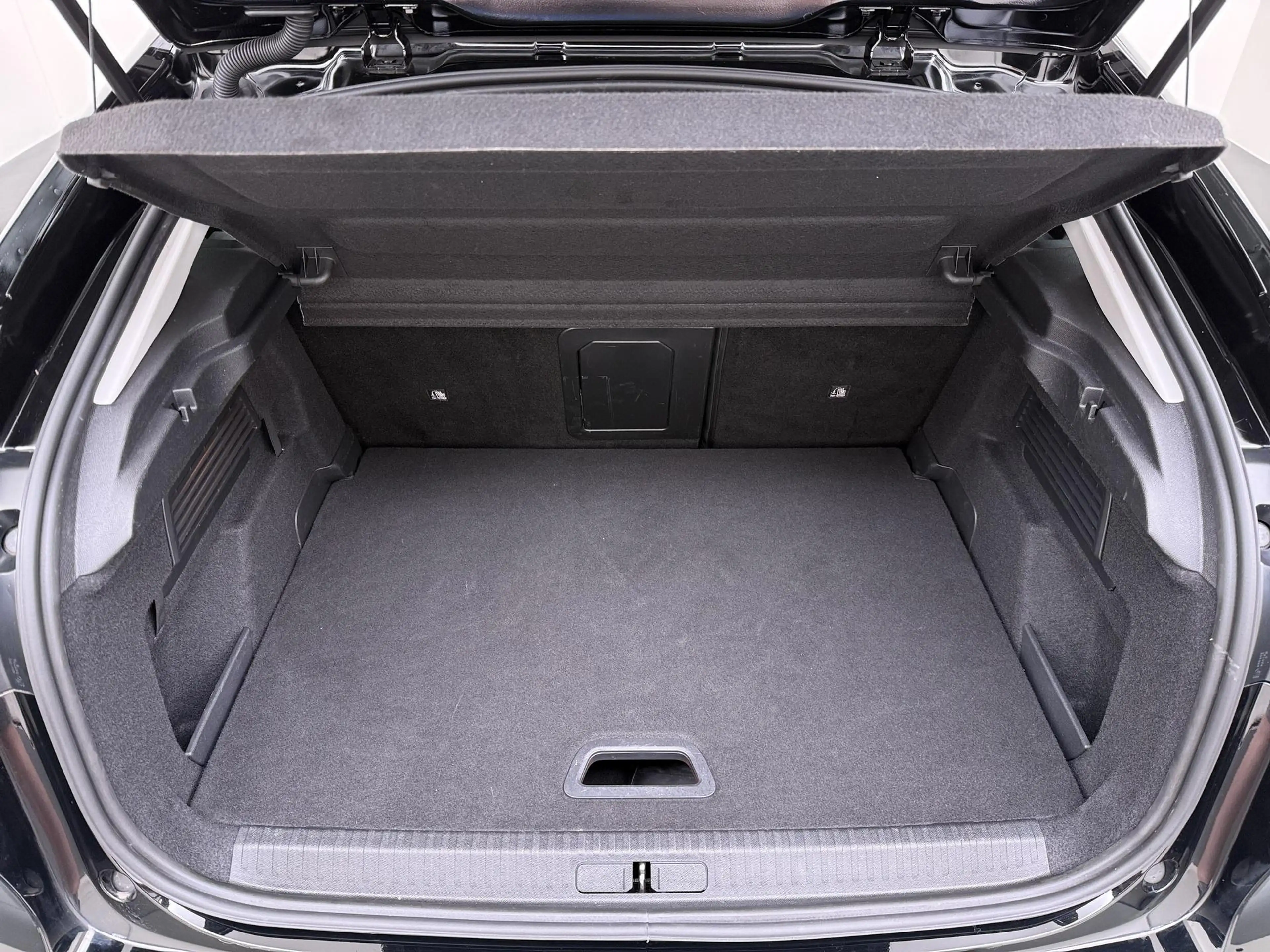 Citroen E-C4 Electric Feel Pack 50 kWh 136pk | Navigatie | Lederen bekle — photo 12