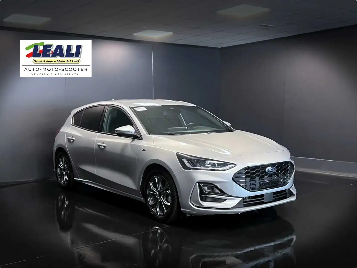 Ford Focus Focus 5p 1.5 TD EcoBlue 115cv automatico   ST-Line Silber - 1
