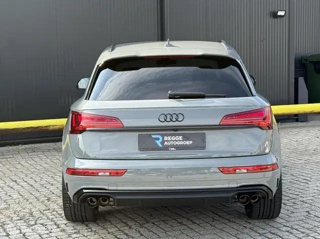 Audi Q5 view 8