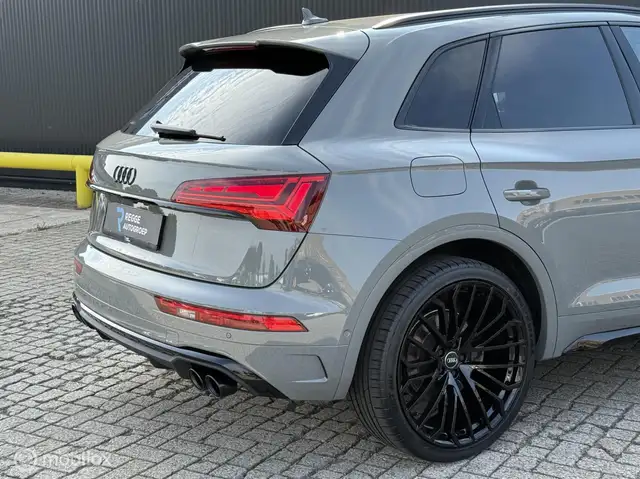 Audi Q5 view 9