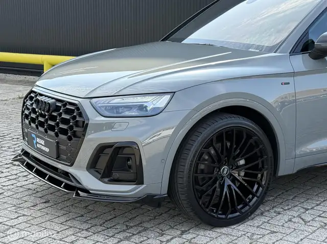 Audi Q5 view 6