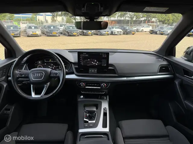 Audi Q5 view 2