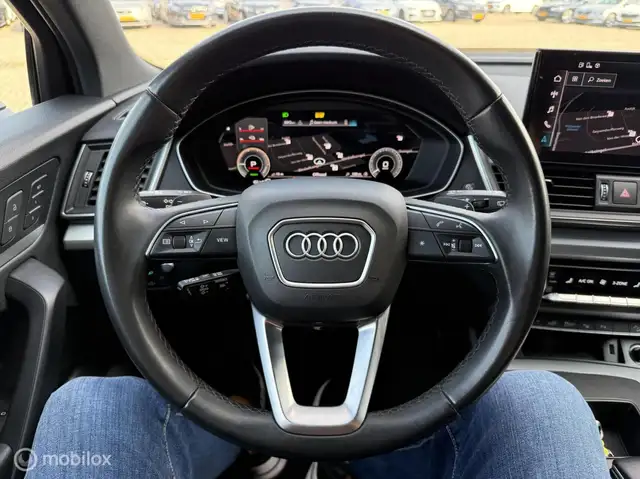 Audi Q5 view 14