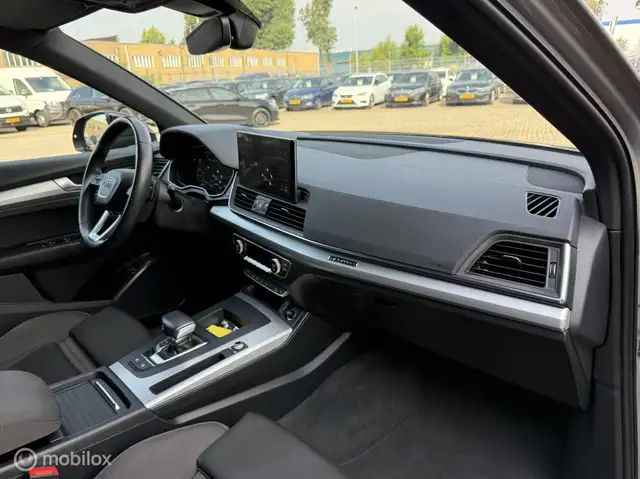 Audi Q5 view 15