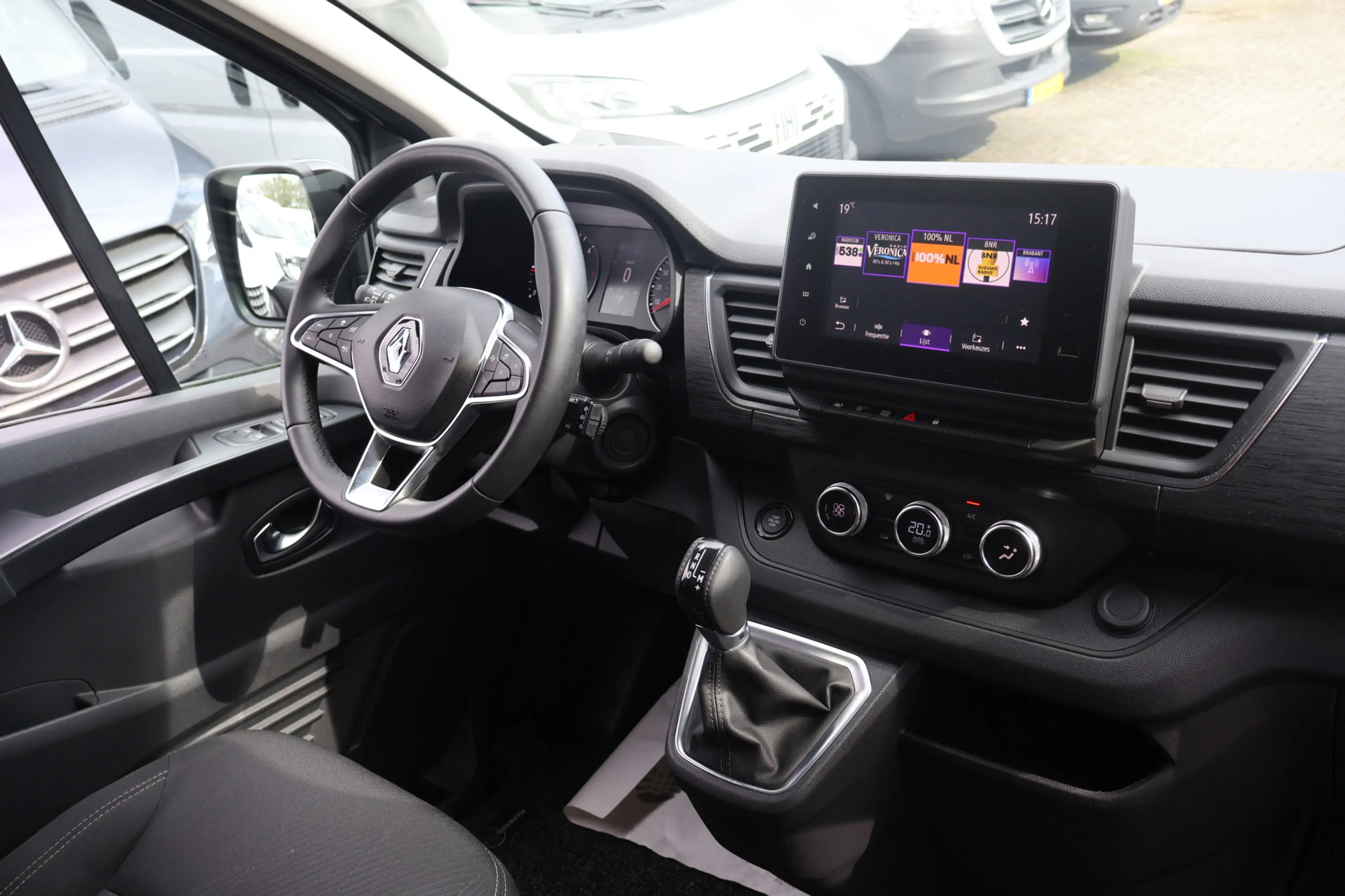 Renault Trafic 2.0 dCi 170pk L2 H1 Automaat Black Edition — photo 38