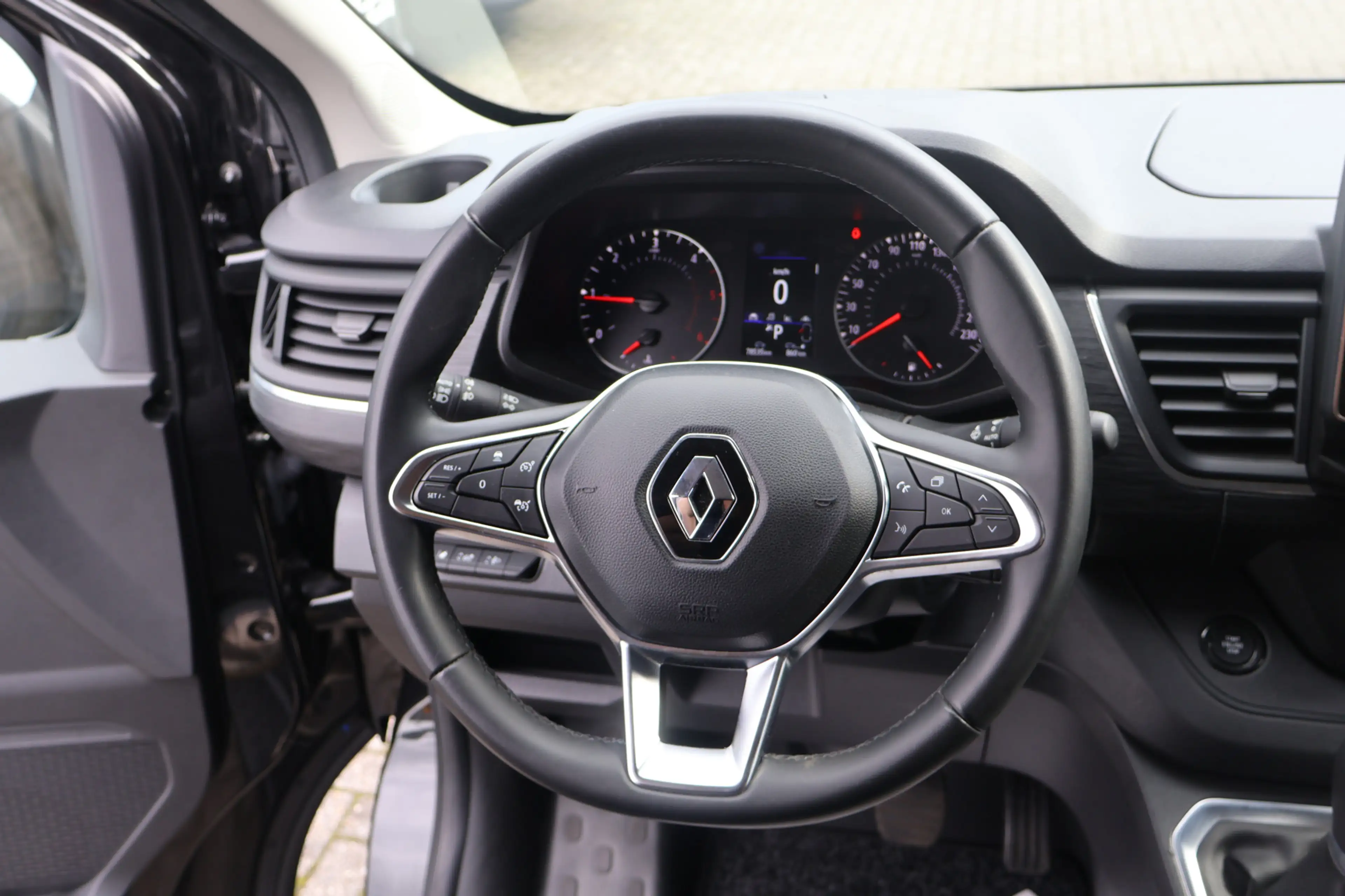 Renault Trafic 2.0 dCi 170pk L2 H1 Automaat Black Edition — photo 18