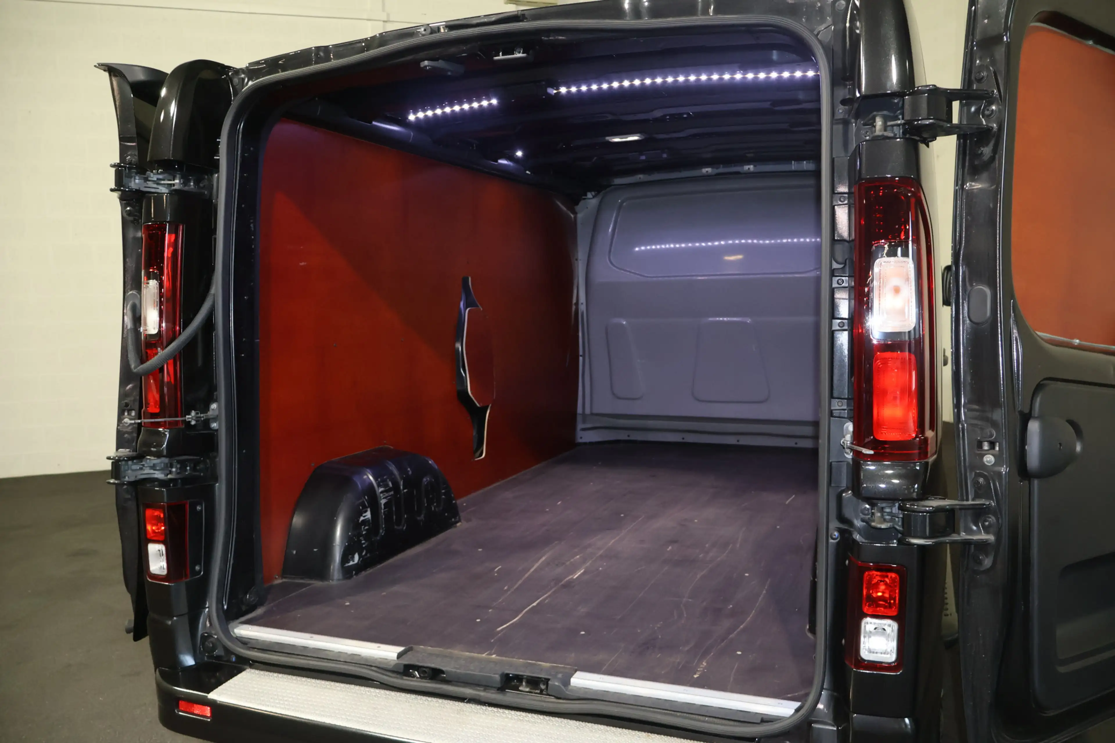 Renault Trafic 2.0 dCi 170pk L2 H1 Automaat Black Edition — photo 15