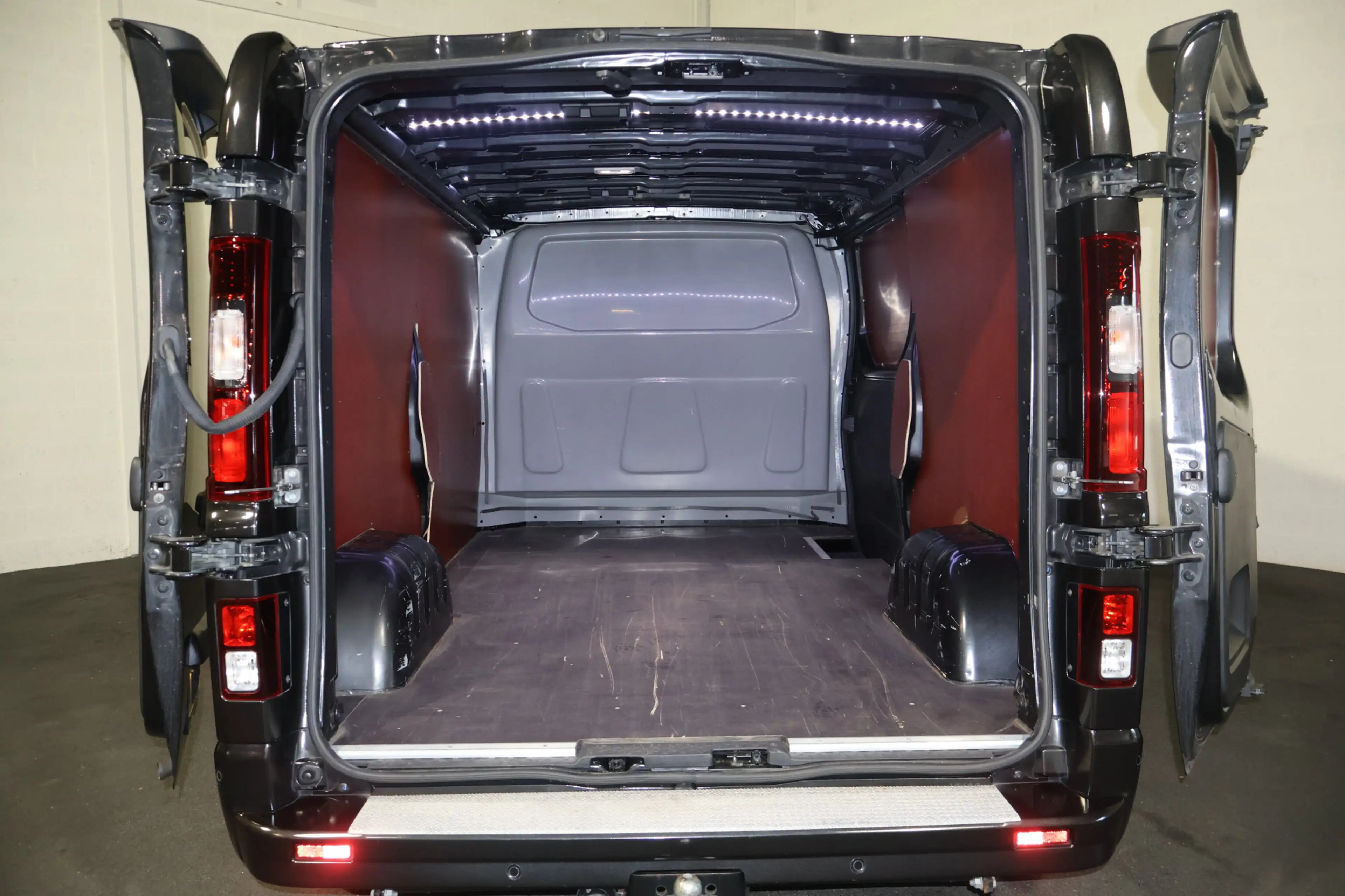 Renault Trafic 2.0 dCi 170pk L2 H1 Automaat Black Edition — photo 14