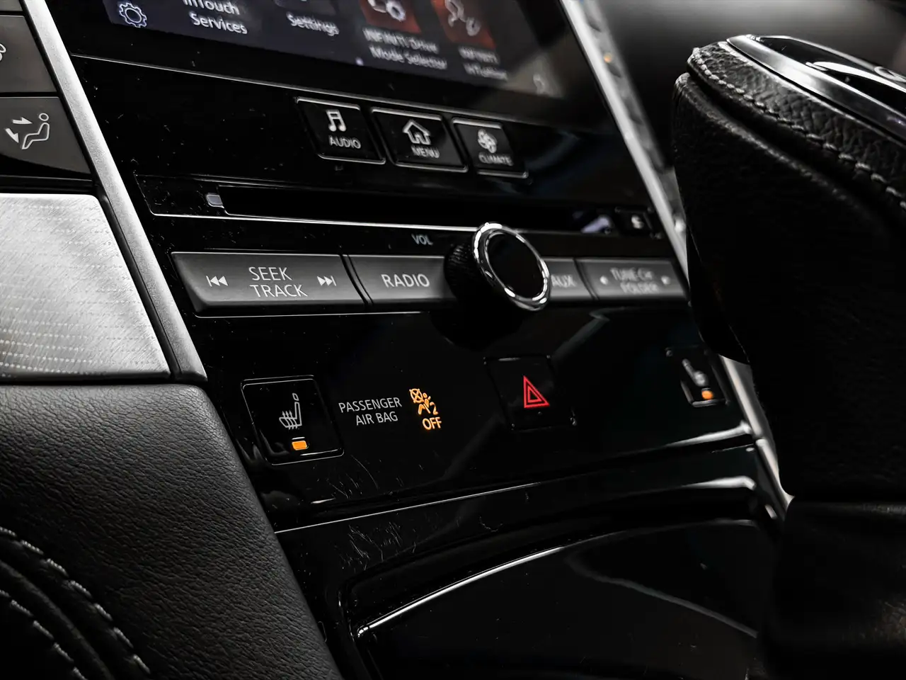 Infiniti Q50 снимка Infiniti Q50