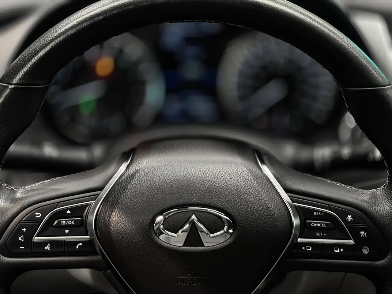 Infiniti Q50 снимка Infiniti Q50