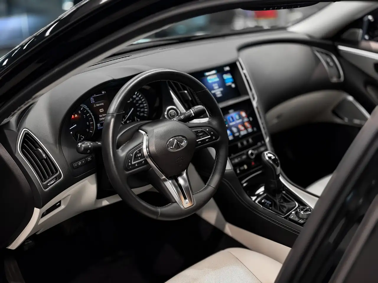 Infiniti Q50 снимка Infiniti Q50