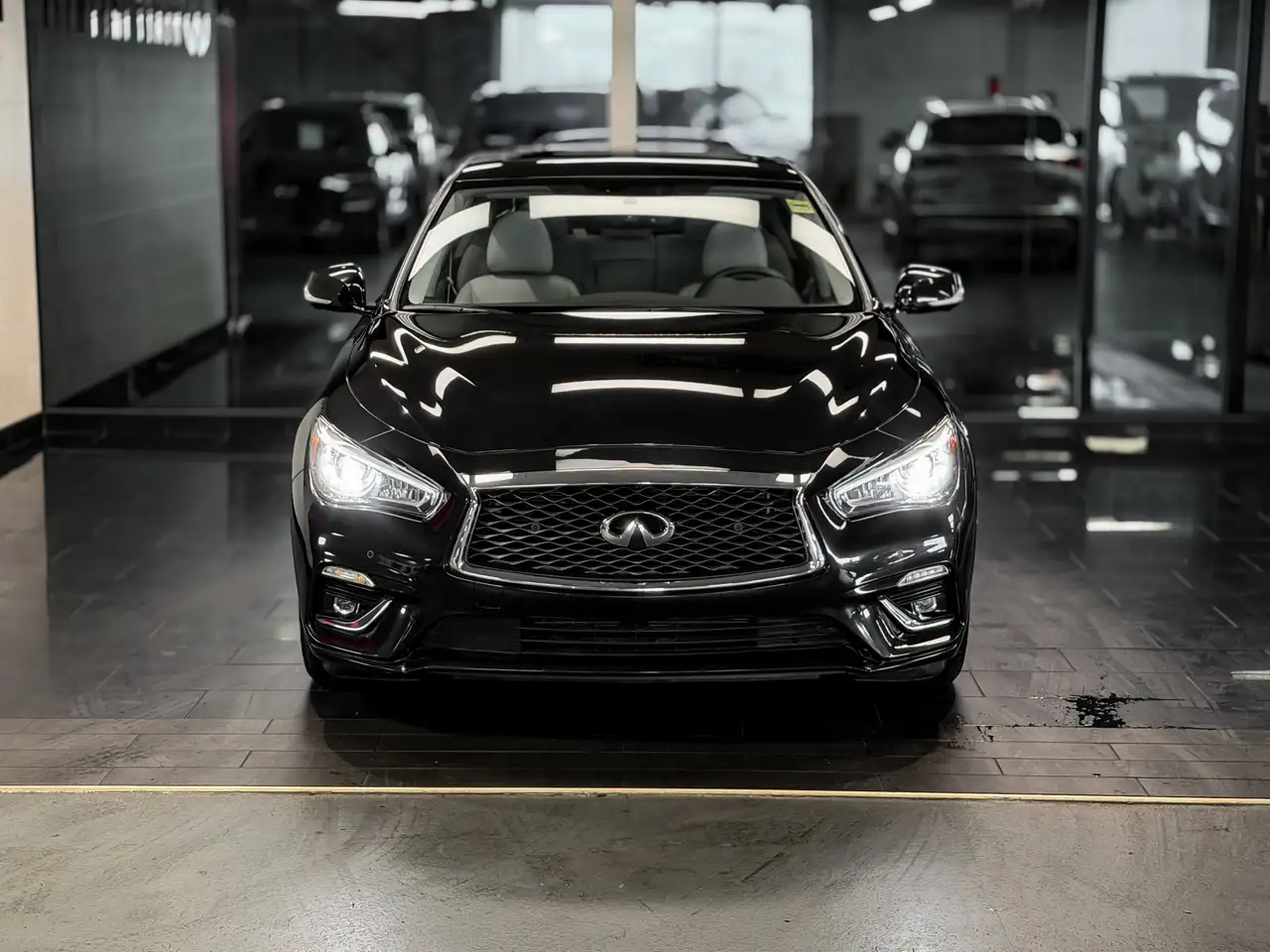 Infiniti Q50 снимка Infiniti Q50