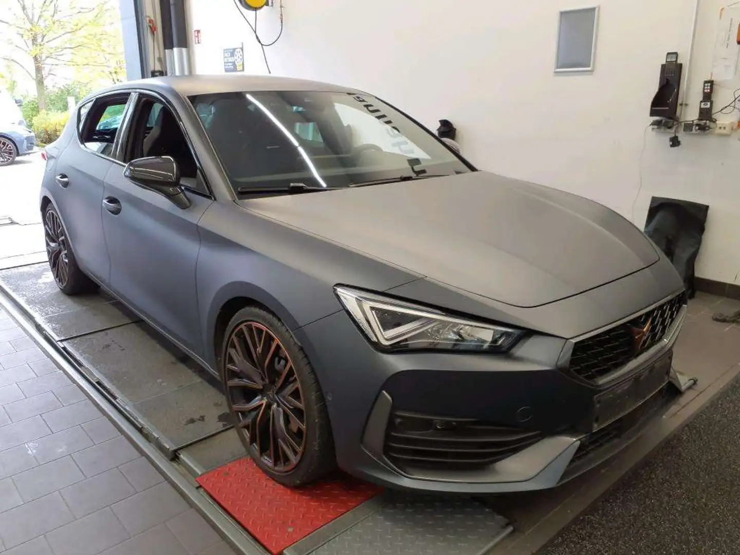 CUPRA Leon 2.0 TSI 300CV * Brembo* Volant SS * Caméra * Matt Gris - 2