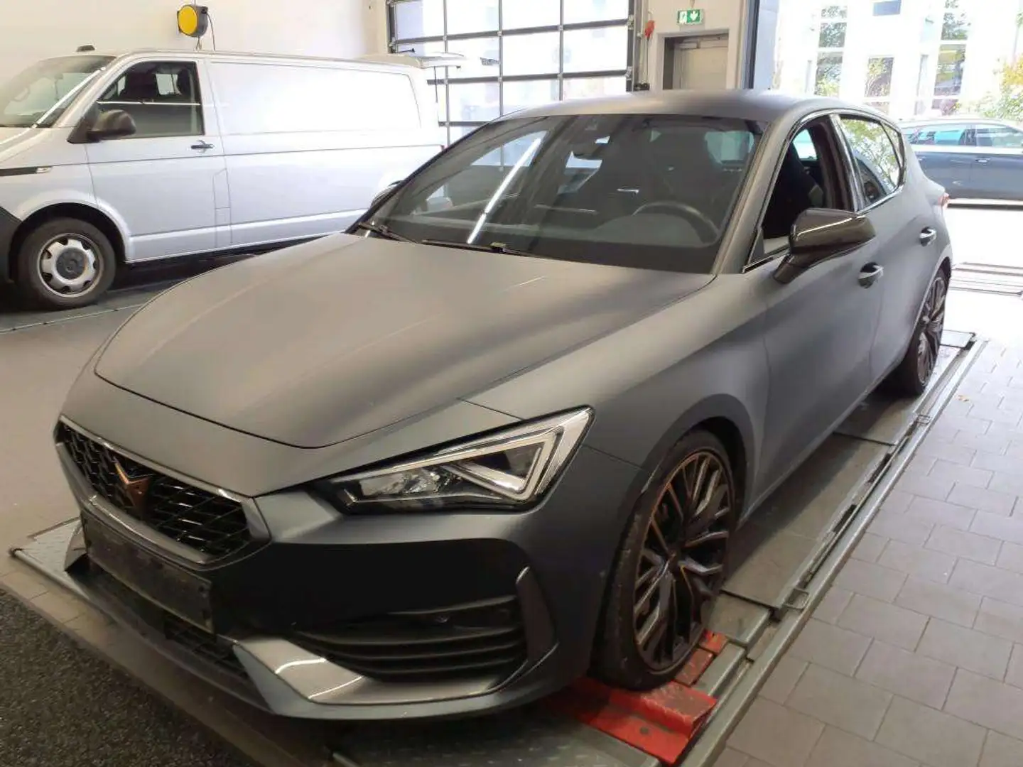 CUPRA Leon 2.0 TSI 300CV * Brembo* Volant SS * Caméra * Matt Gris - 1