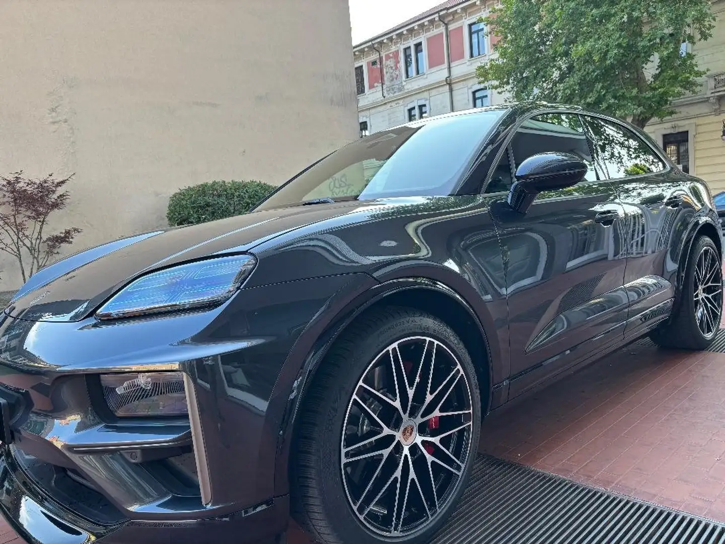 Porsche Macan Turbo Elettrica-cerchi da 22"- tetto pan apribile Nero - 2