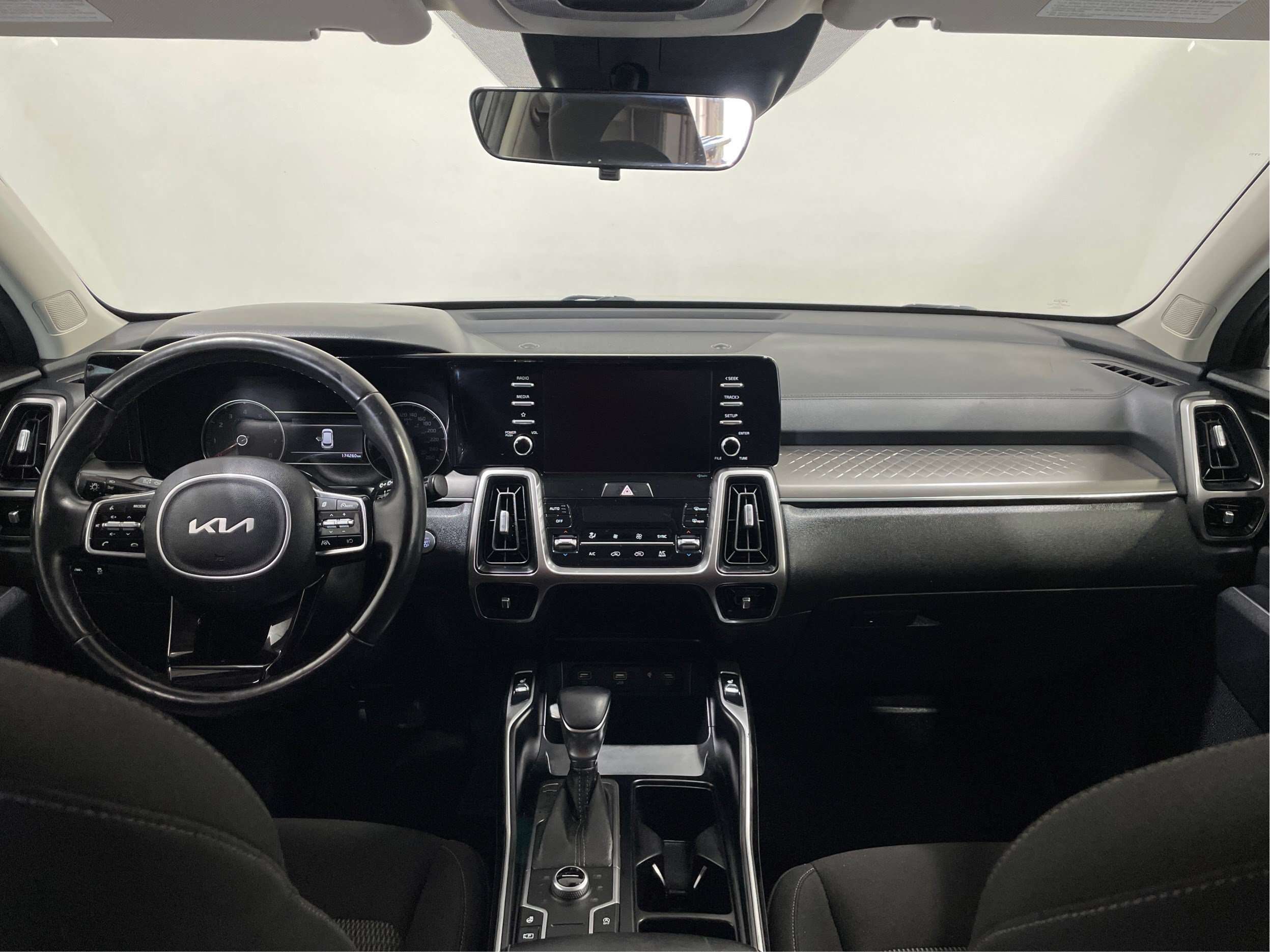 2022 Kia Sorento LX+ AWD Mags 7 Places Sièges Chauffants Caméra — снимка 1
