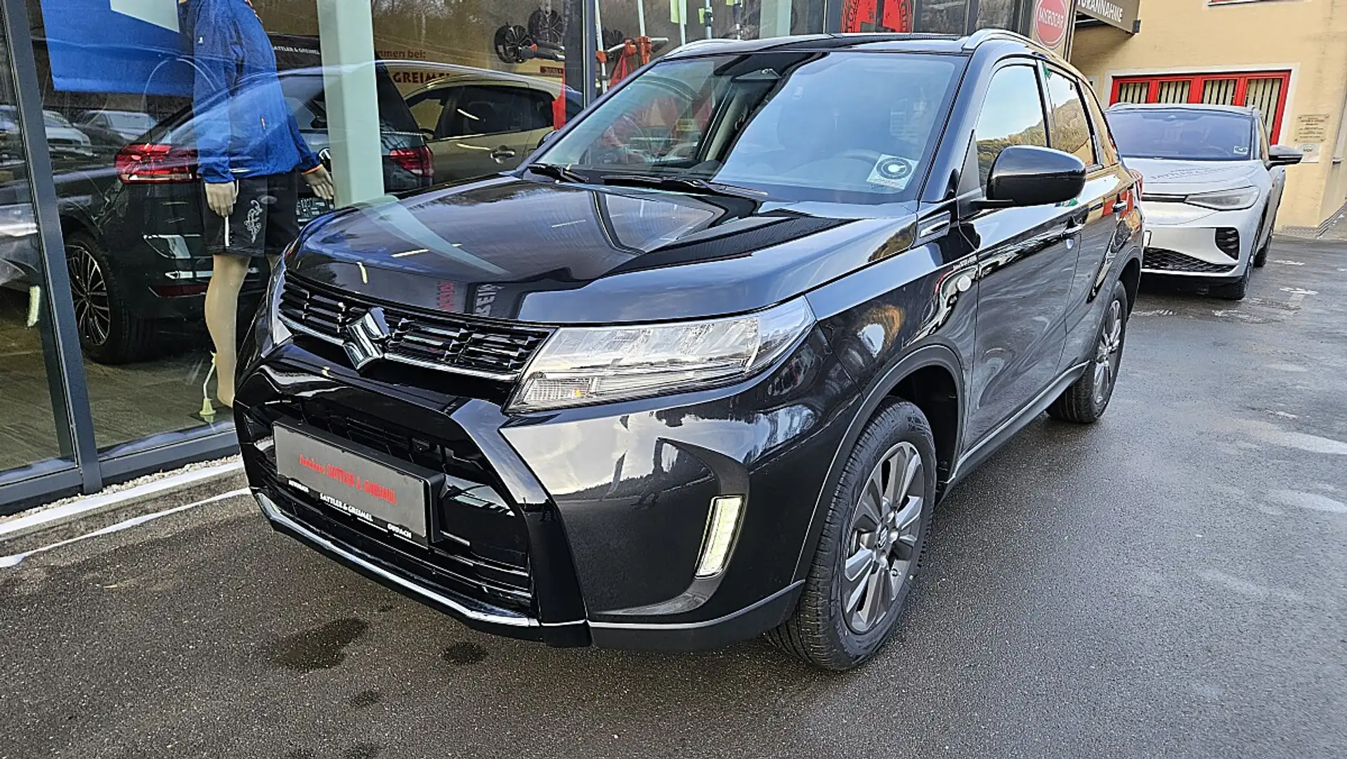 Suzuki Vitara 1,4 Hybrid ALLGRIP shine Schwarz - 2