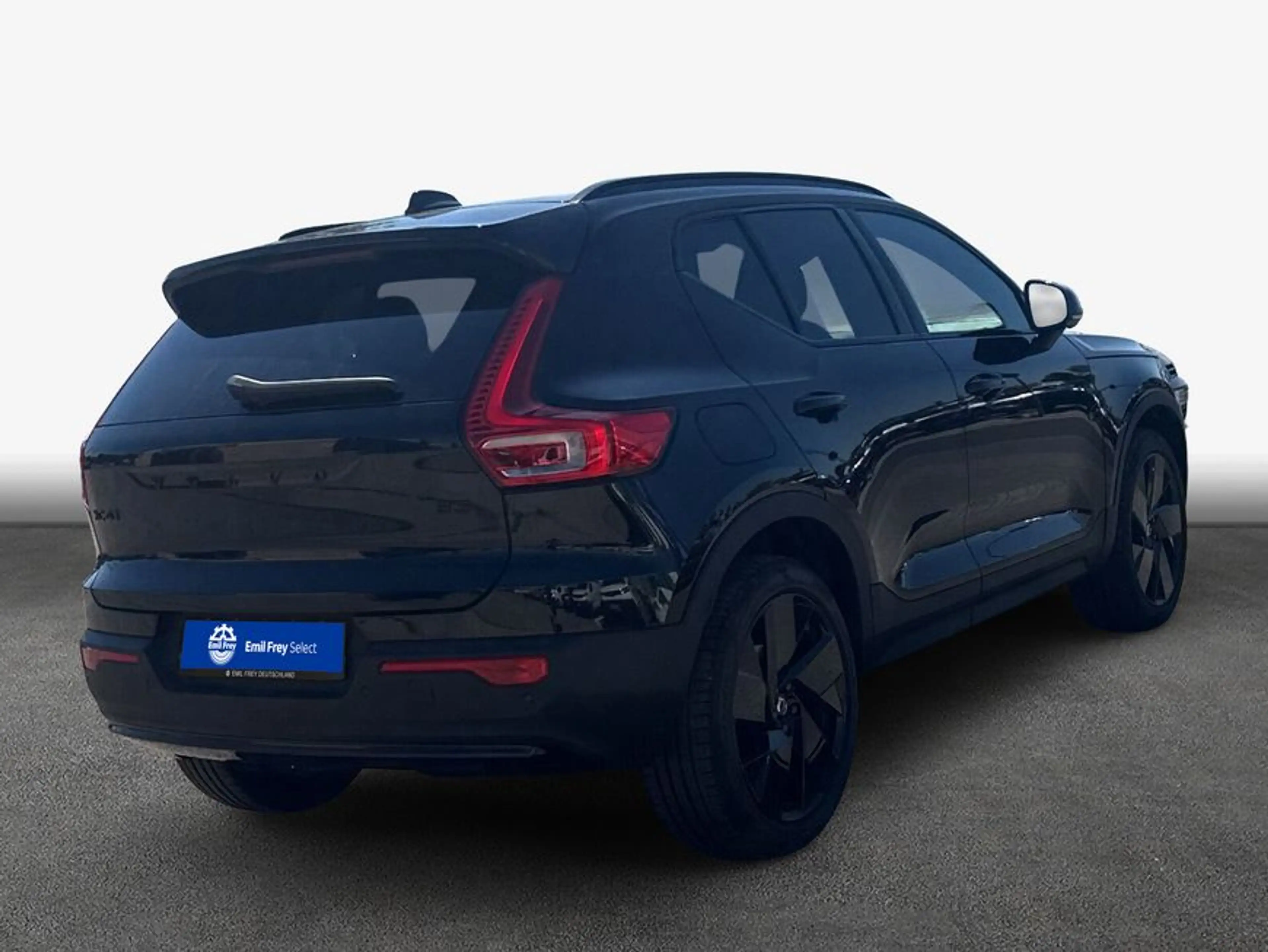 Volvo XC40 XC40 B3 B DKG Plus Black Edition — photo 2