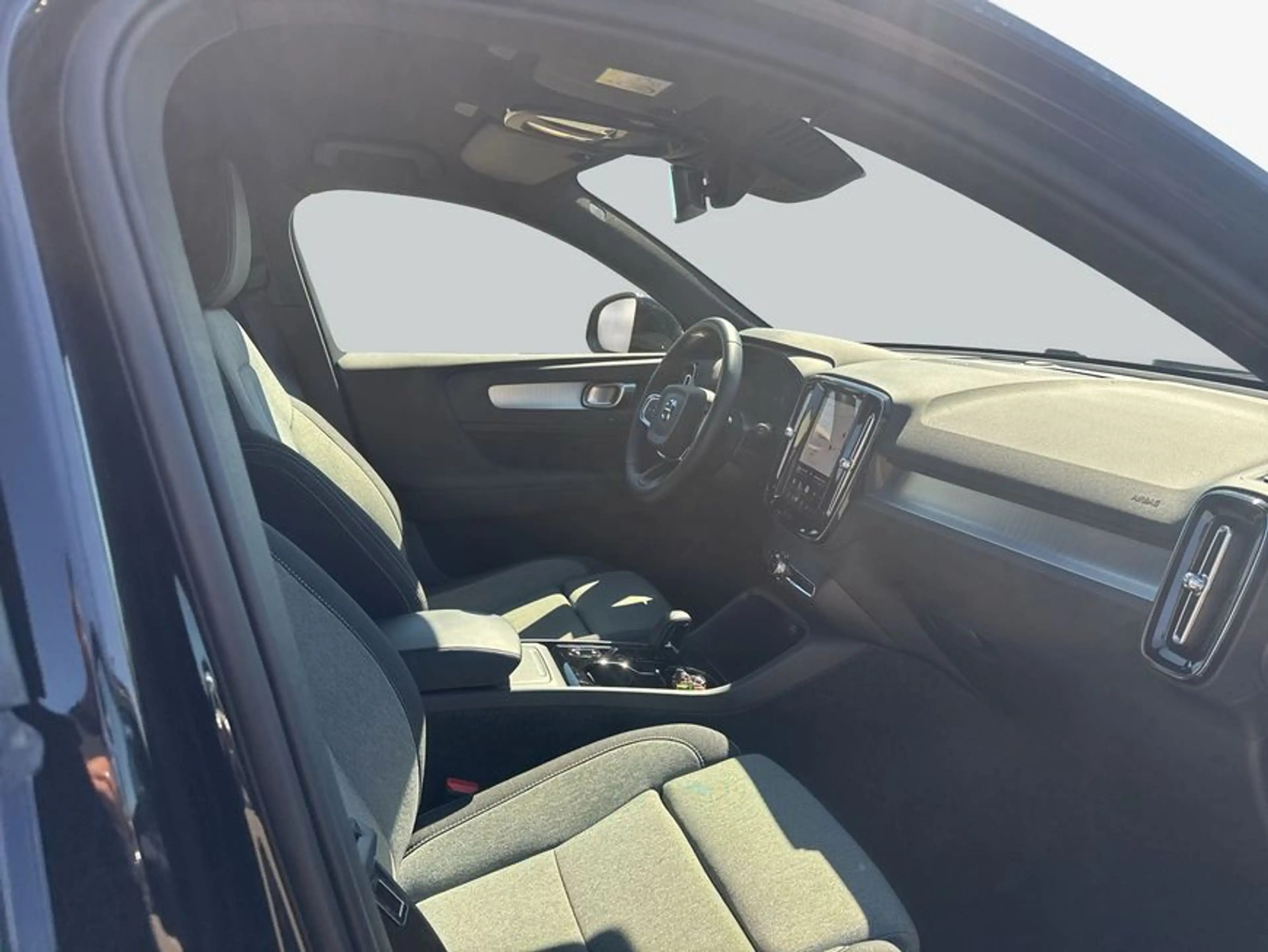 Volvo XC40 XC40 B3 B DKG Plus Black Edition — photo 12
